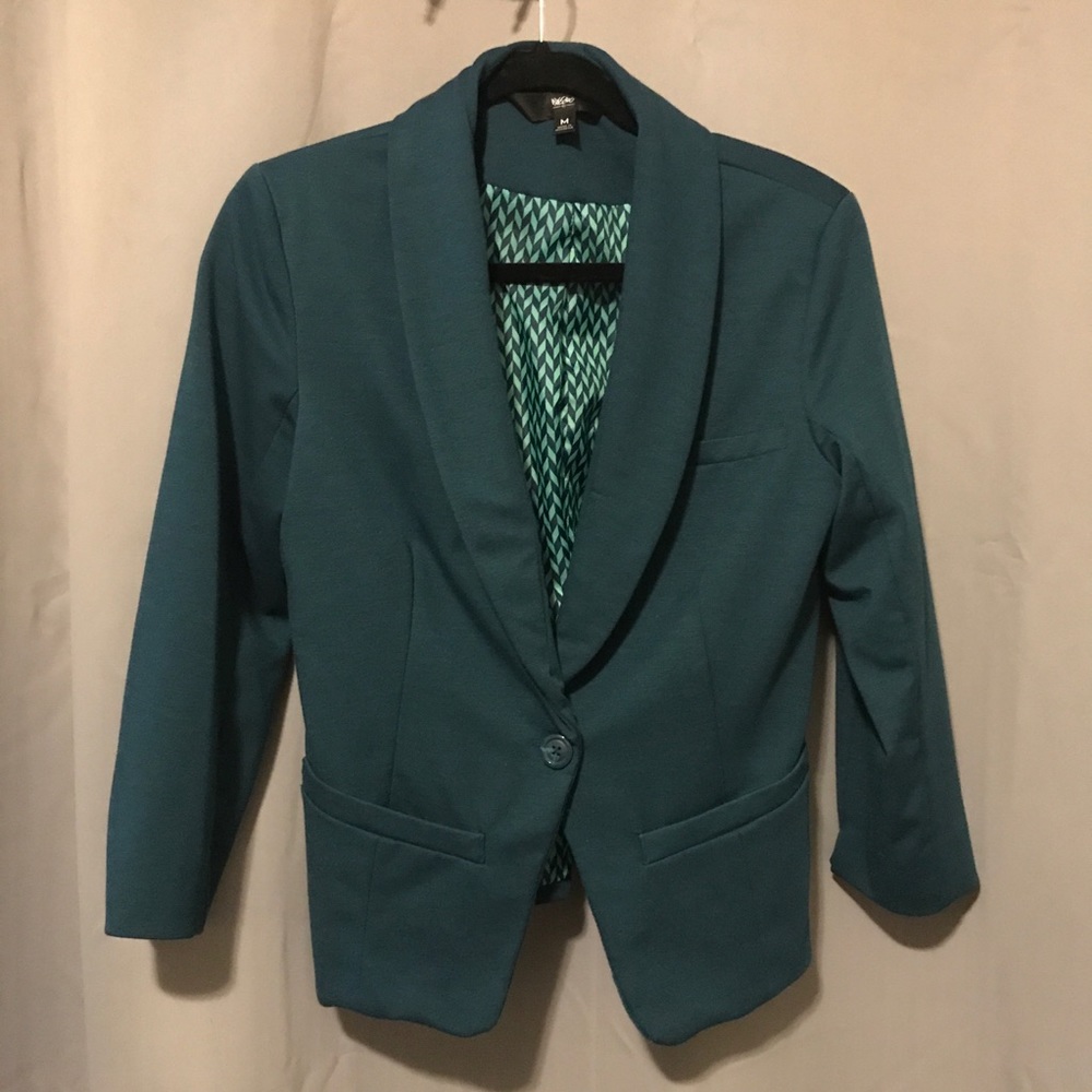 Super cute work/casual blazer 😍